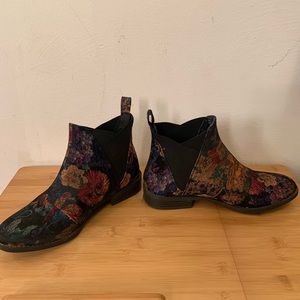 Primark floral booties size 6.5